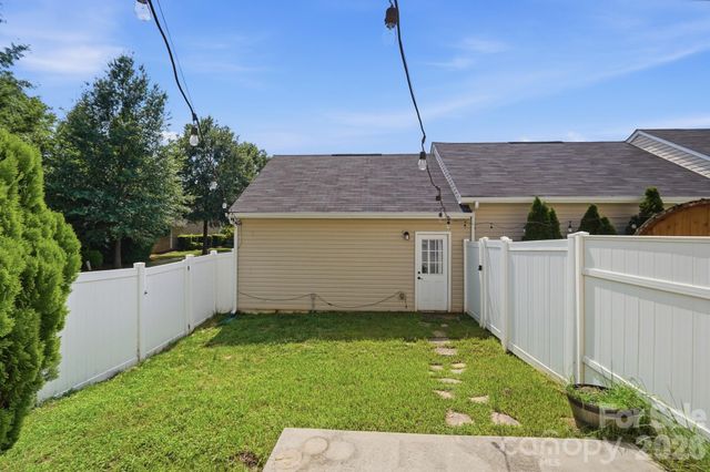 6564 Hasley Woods Drive, Huntersville, NC 28078