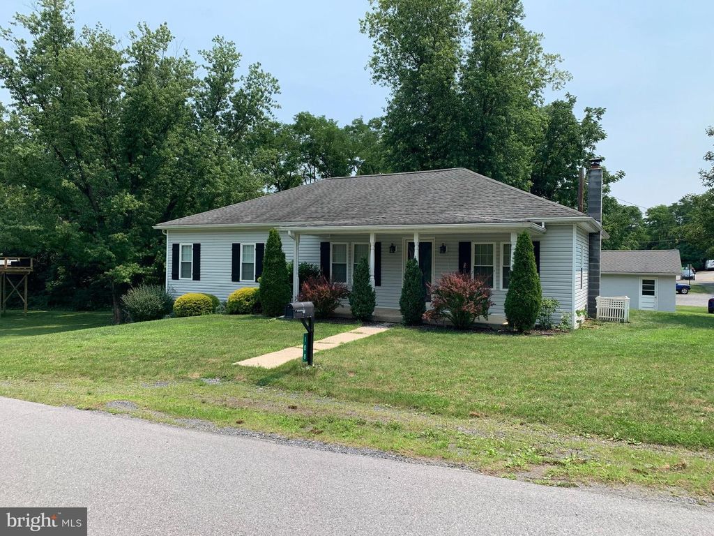 108 PARSONAGE ST, Newville, PA 17241