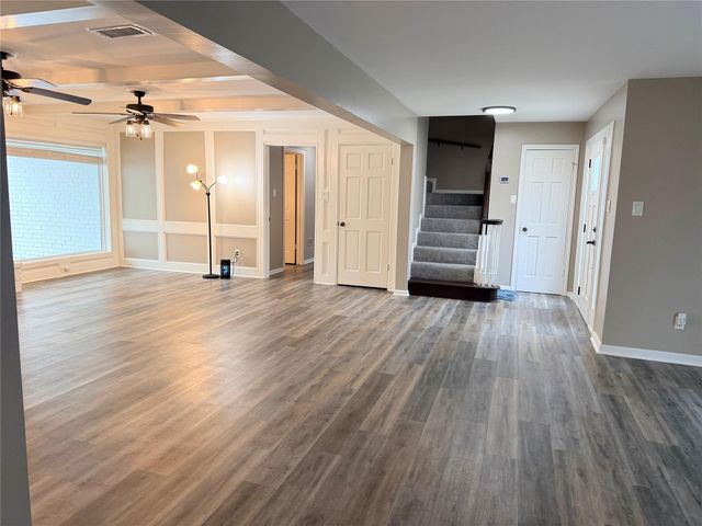 919 Longview Drive, Sugar Land, TX 77478
