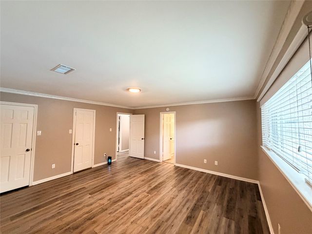 919 Longview Drive, Sugar Land, TX 77478