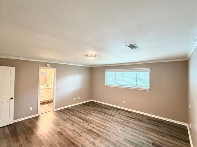 919 Longview Drive, Sugar Land, TX 77478