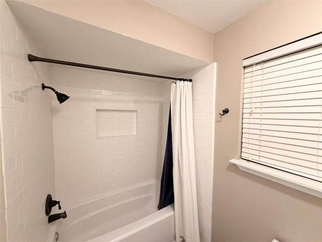 919 Longview Drive, Sugar Land, TX 77478