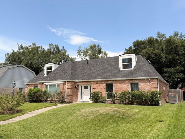 919 Longview Drive, Sugar Land, TX 77478