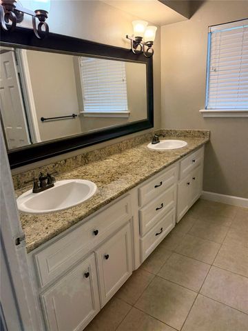 919 Longview Drive, Sugar Land, TX 77478