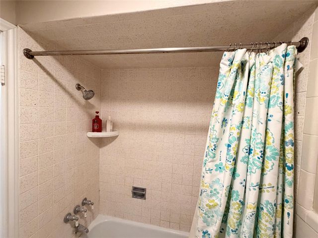 919 Longview Drive, Sugar Land, TX 77478