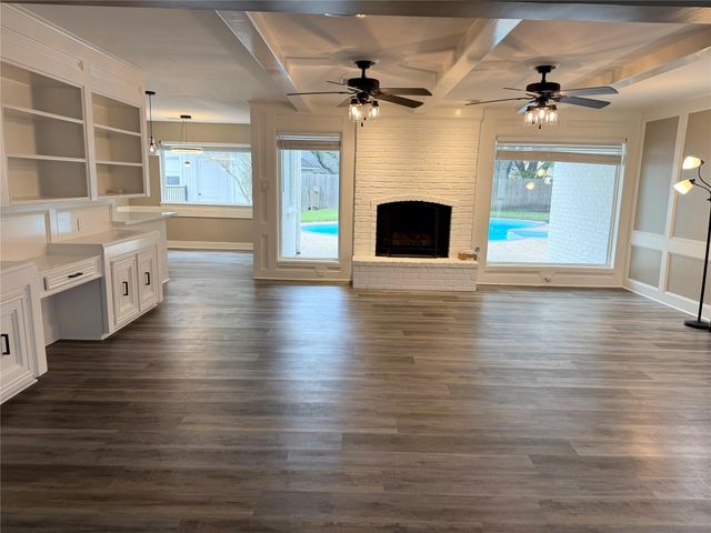 919 Longview Drive, Sugar Land, TX 77478