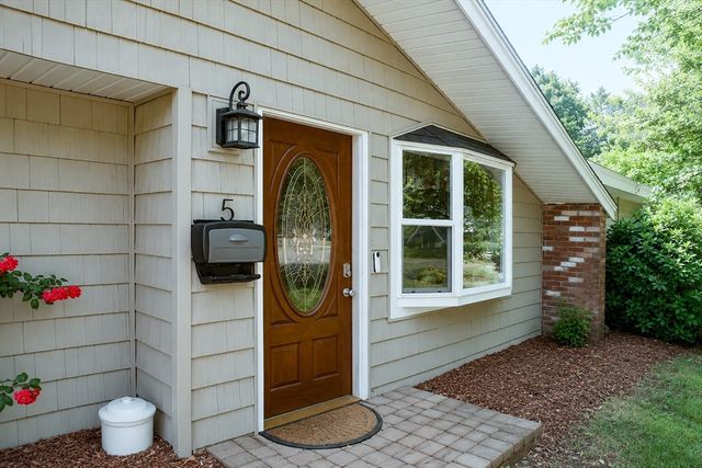 5 Elsie Rd, Brockton, MA 02302