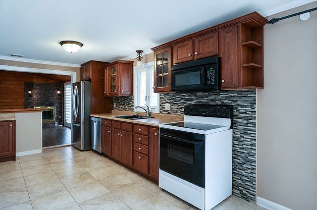 5 Elsie Rd, Brockton, MA 02302