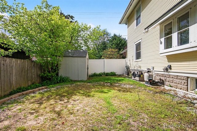 2217 Boston Street, East Grand Rapids, MI 49506