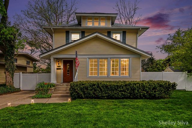 2217 Boston Street, East Grand Rapids, MI 49506