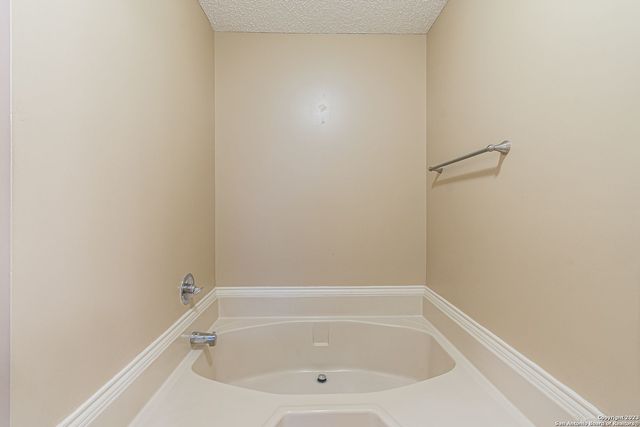 13805 Parksite Woods, San Antonio, TX 78249