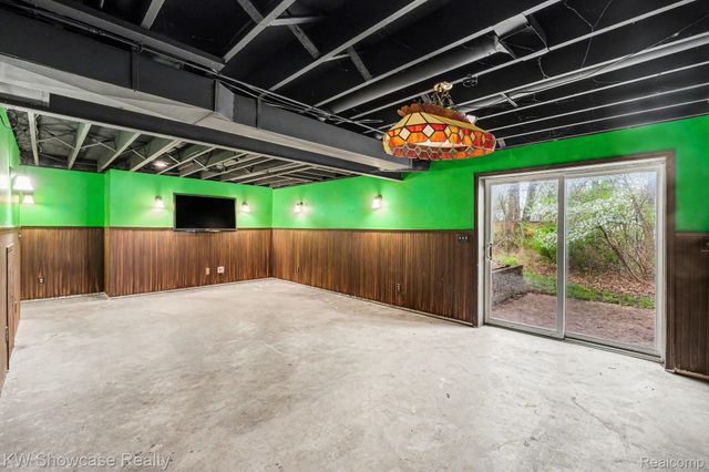 959 E Maple Street, Holly Township, MI 48442