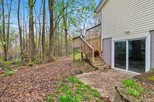 959 E Maple Street, Holly Township, MI 48442