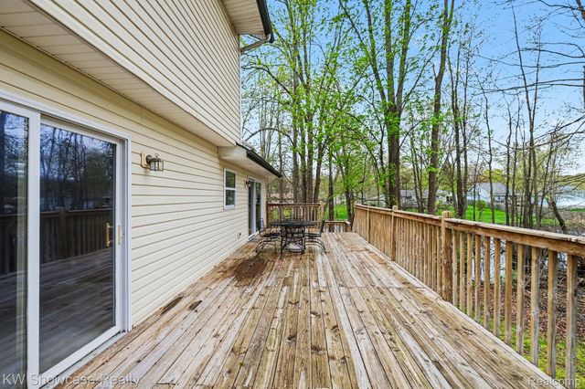 959 E Maple Street, Holly Township, MI 48442