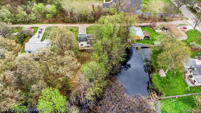 959 E Maple Street, Holly Township, MI 48442