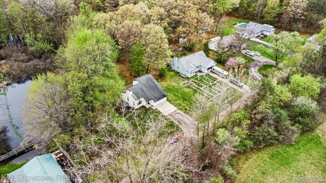 959 E Maple Street, Holly Township, MI 48442