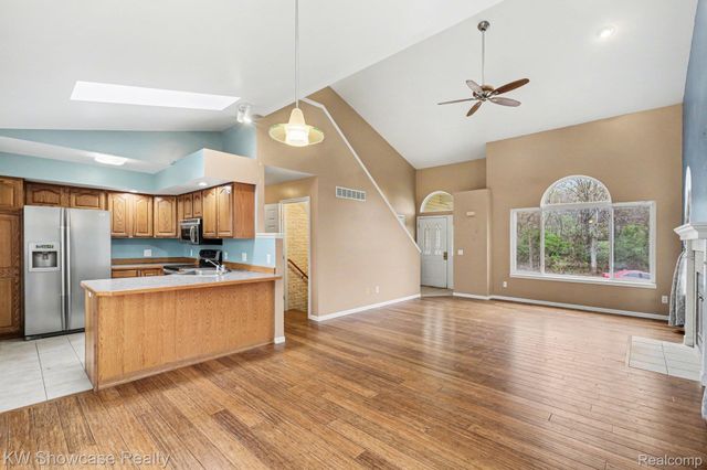 959 E Maple Street, Holly Township, MI 48442