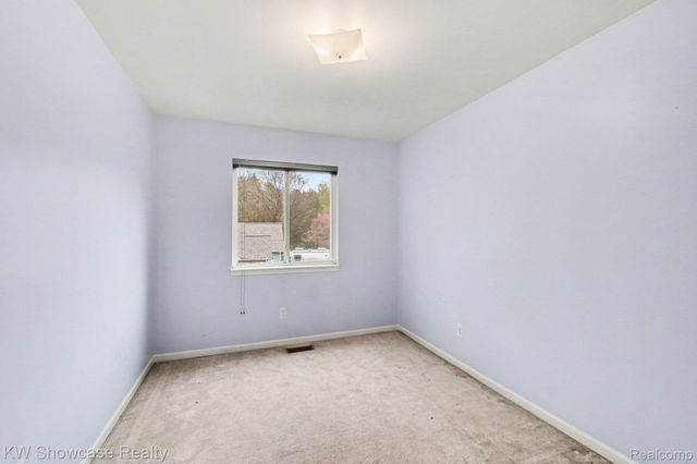 959 E Maple Street, Holly Township, MI 48442