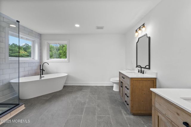 40 Daum Road, Manalapan, NJ 07726