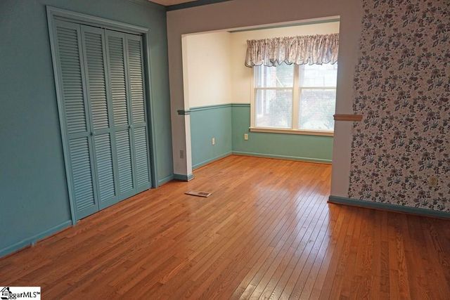 6 Woodlawn Drive, Ware Shoals, SC 29692