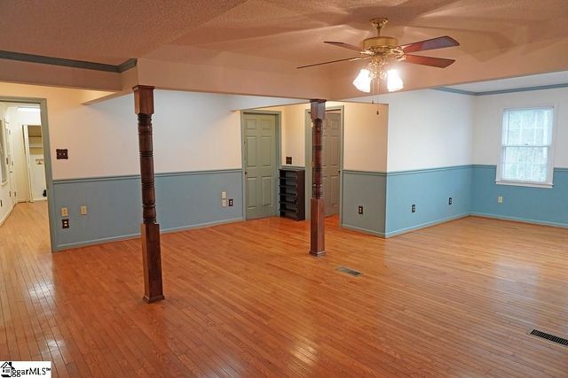 6 Woodlawn Drive, Ware Shoals, SC 29692