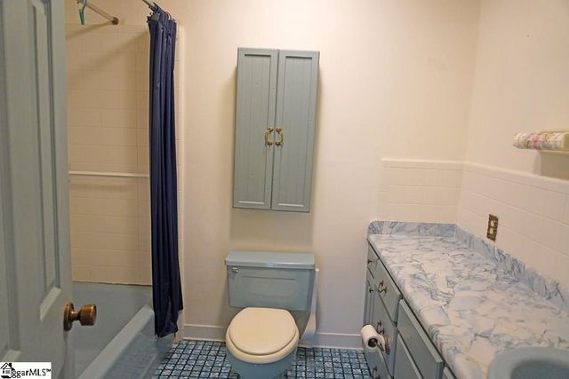 6 Woodlawn Drive, Ware Shoals, SC 29692