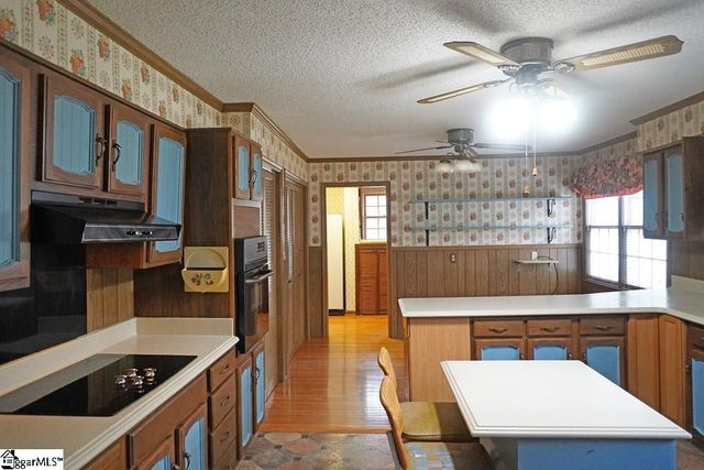 6 Woodlawn Drive, Ware Shoals, SC 29692