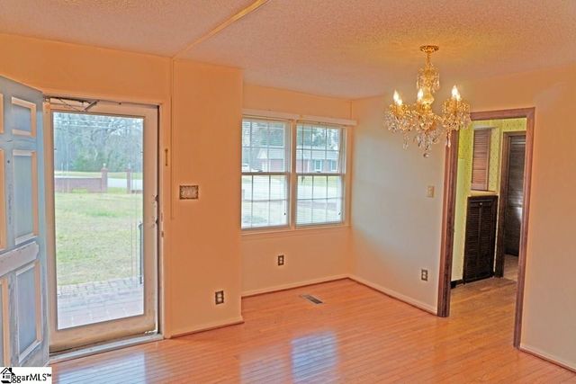 6 Woodlawn Drive, Ware Shoals, SC 29692