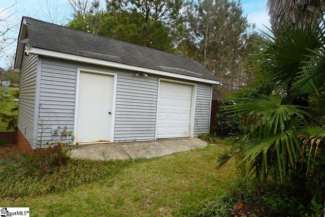 6 Woodlawn Drive, Ware Shoals, SC 29692