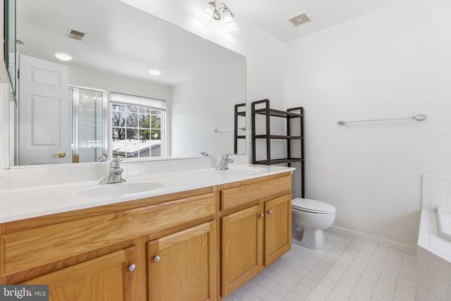 6177 DERRING ST, Centreville, VA 20120