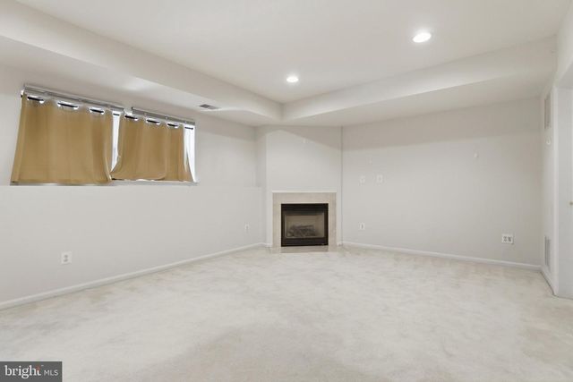 6177 DERRING ST, Centreville, VA 20120