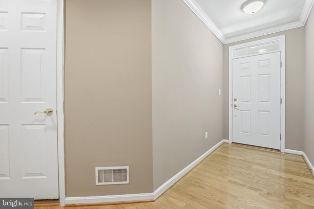 6177 DERRING ST, Centreville, VA 20120