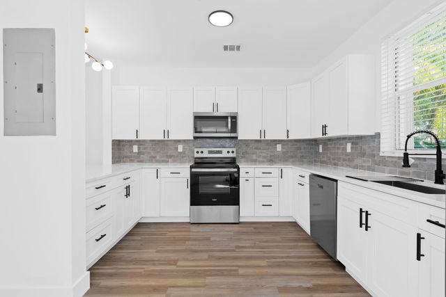 1551 Seagrape Way, Hollywood, FL 33019