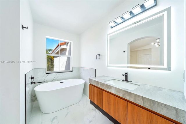 1551 Seagrape Way, Hollywood, FL 33019