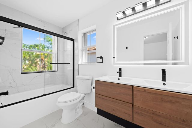 1551 Seagrape Way, Hollywood, FL 33019