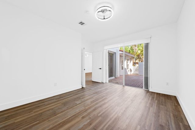 1551 Seagrape Way, Hollywood, FL 33019