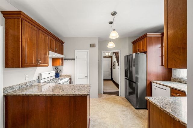 178 Main, Groveland, MA 01834