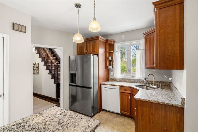 178 Main, Groveland, MA 01834