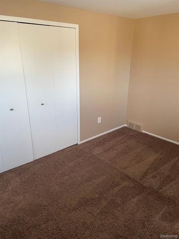 8461 Forrest Drive, Canton, MI 48187
