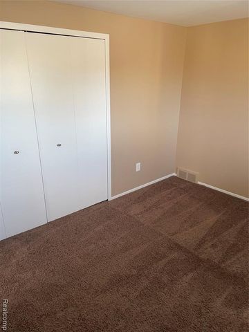 8461 Forrest Drive, Canton, MI 48187