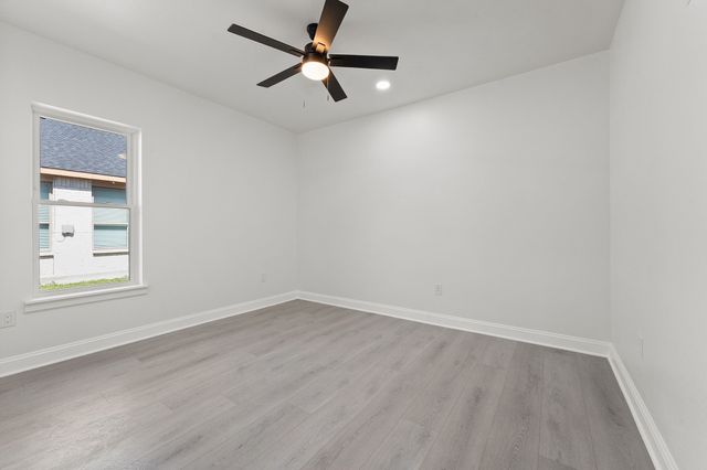 809 S Adelaide Street, Terrell, TX 75160