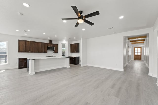 809 S Adelaide Street, Terrell, TX 75160