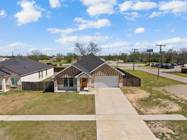 809 S Adelaide Street, Terrell, TX 75160