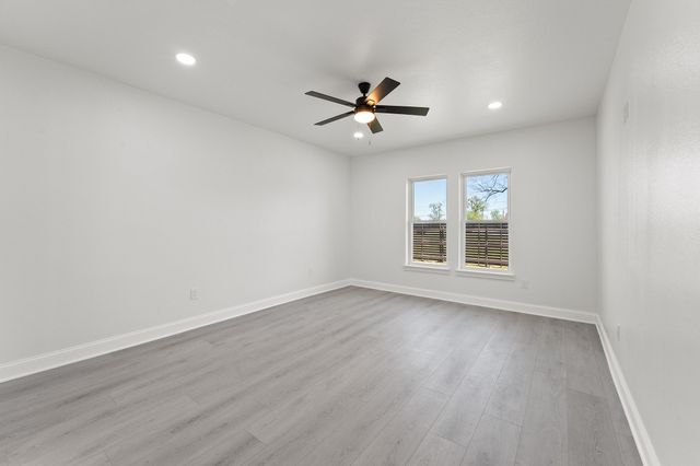 809 S Adelaide Street, Terrell, TX 75160