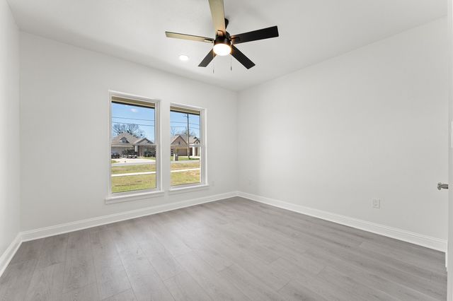 809 S Adelaide Street, Terrell, TX 75160