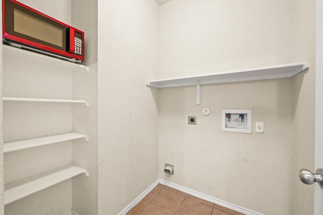 5704 Levenwood LN, Austin, TX 78724