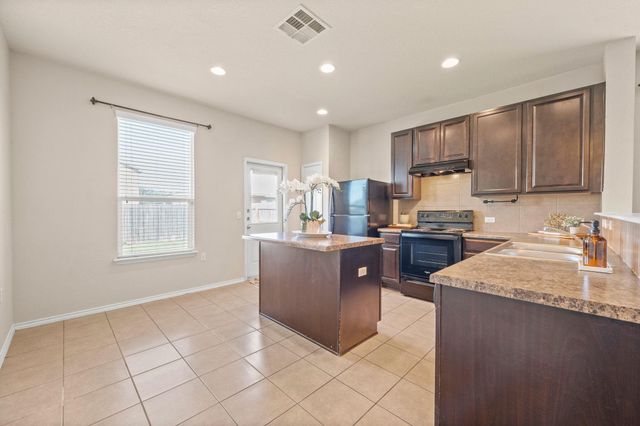 5704 Levenwood LN, Austin, TX 78724