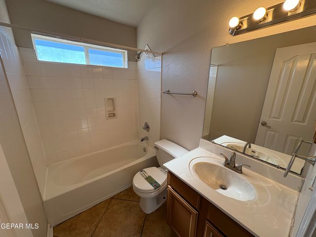 12050 Hosea Street, El Paso, TX 79936