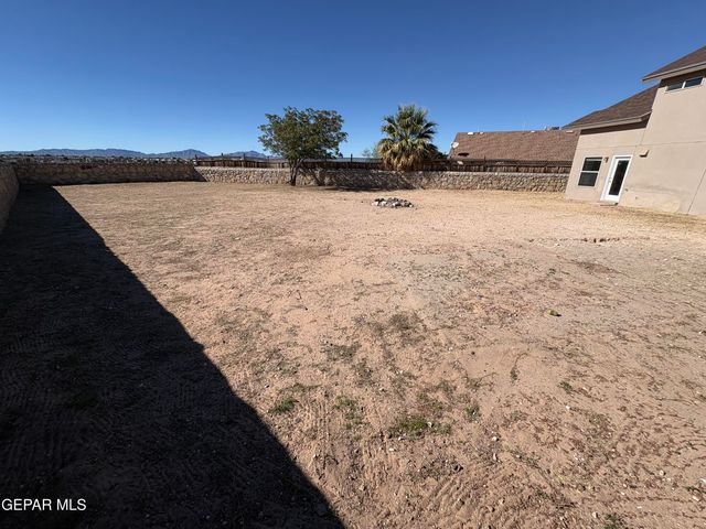 12050 Hosea Street, El Paso, TX 79936