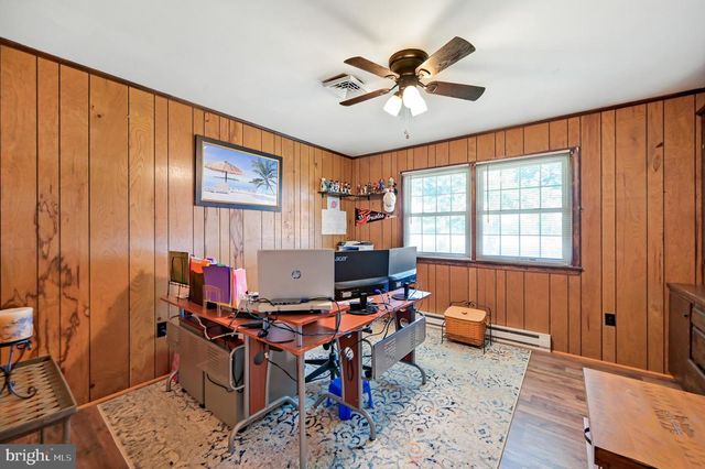 29455 W LINE RD, Delmar, MD 21875